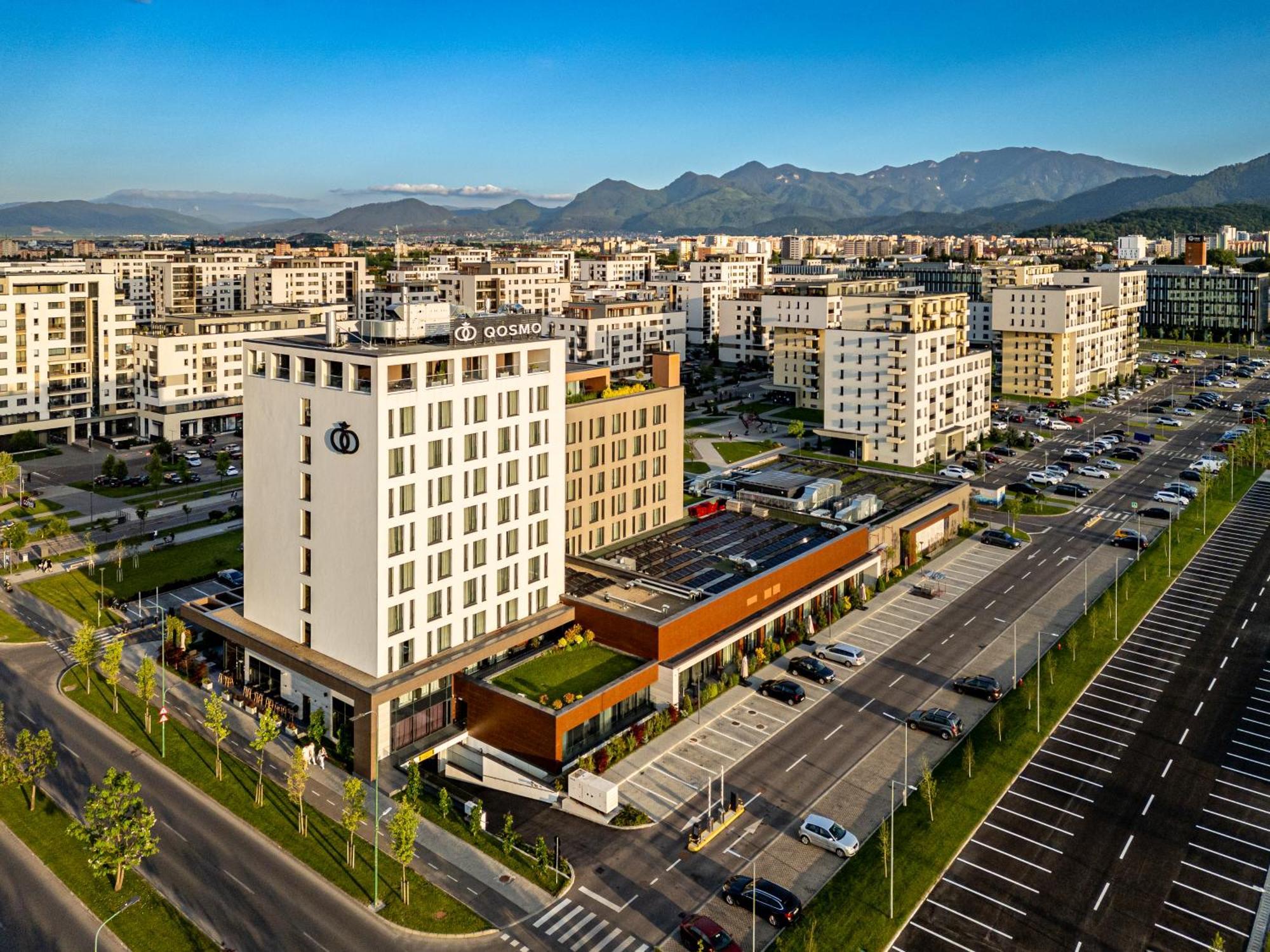 Qosmo Brasov Hotel Exterior foto